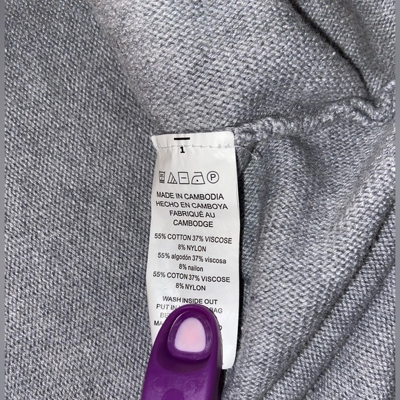 Women’s Michael KORS light gray knit sweater size medium - Picture 10 of 15